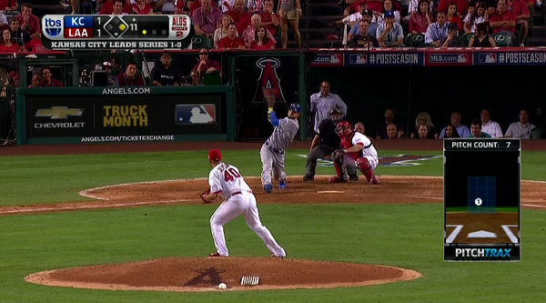 BleacherReport's tweet photo. VIDEO: Royals’ Eric Hosmer crushes a 2-run HR in the 11th to break the 1-1 tie vs. the Angels http://t.co/x974z8SVWM http://t.co/9whIoAFUzc