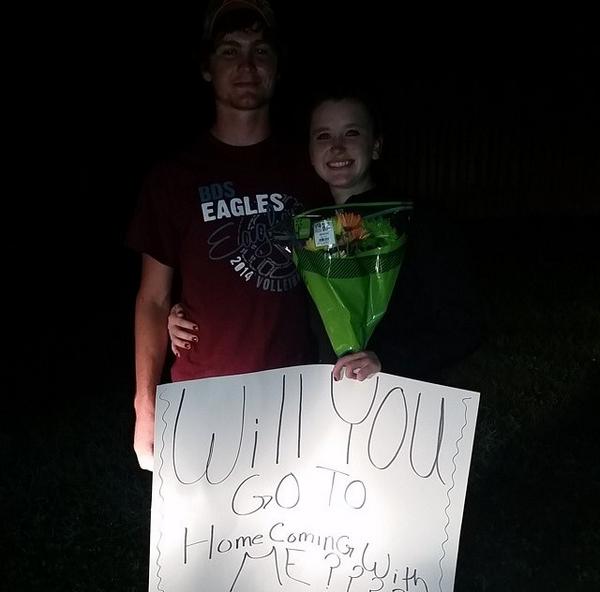 rio_mohrmann's tweet photo. So glad he asked me!!!!!!!! #flowers #homecoming #2k14 #lawrencenelson #finallyasked http://t.co/9yvlBzeZVS