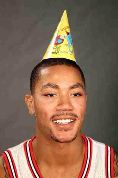 "Happy 26th Birthday Derrick Rose! Stay healthy. 