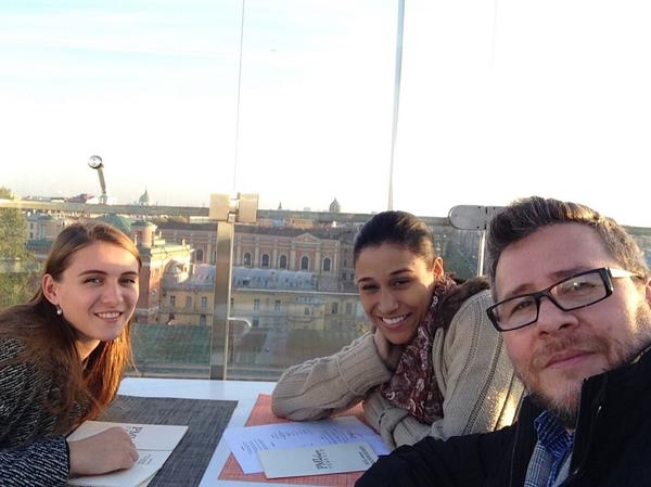 Increible vista! Cenando con <a href="/amandakyss/">AMANDA KEY</a> y @Vozykova