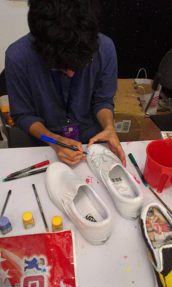 Randomwanti's tweet image. Star wars by Vans.. 
#vansDIYZone 
Fuck sexy #mfwknd