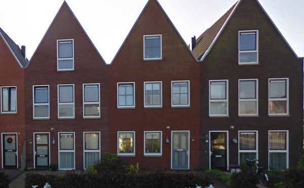 Marcel_Menger's tweet photo. Watersingel 28 #Leek te koop, info op #Funda volgt. Amsterdamse jaren 30 stijl . vrgprs: 190K  (huis links) #starters http://t.co/2qYzDcuEHl