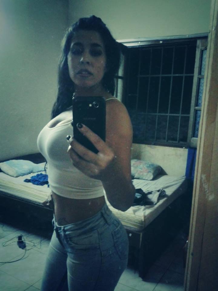 Pao,jujeña19 años te pajeas con su whatsapp!