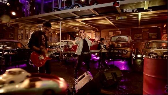 Malam minggu km akan semakin seru dengan ditemani <a href="/sammy0809SmrgkR/">sammy simorangkir</a> &amp; <a href="/Judikajude/">Judikajude</a> di @musicevery_NET pkl. 22.30 WIB.