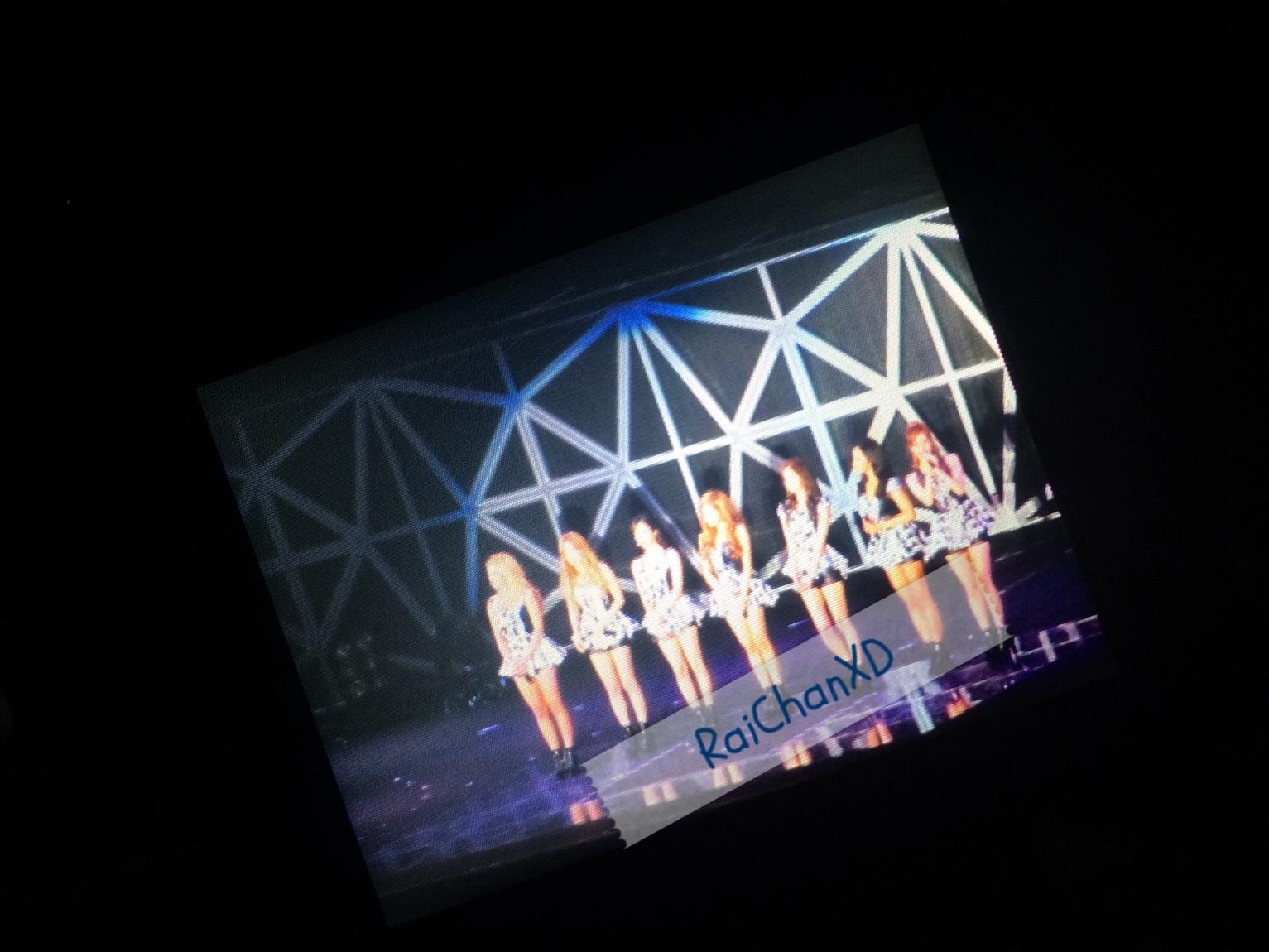 [PIC][03/04-10-2014]SNSD khởi hành đi Nhật Bản để tham dự "SMTOWN LIVE WORLD TOUR IV IN TOKYO" vào chiều nay BzFygsFCEAEj-QF