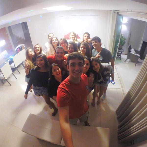 rafafernandezc_'s tweet photo. Melhores 💥 #kekadomal #devassos #kekaspizzaparty http://t.co/5z4QX0zLL4