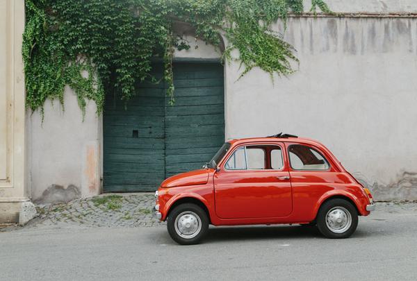 scooteromatours's tweet photo. Hop into one of our iconic vintage Fiat 500s &amp; take an adorable spin thru Rome! 
http://t.co/MSpFsAhpBG #findyourfiat http://t.co/0zFQt799oy