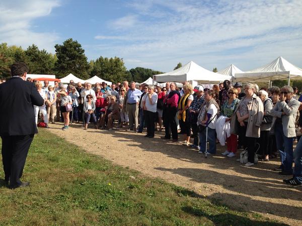 SCamaraTombini's tweet photo. Intervention de @fbeatse à l'occasion de la rentrée de l'association @AimerAngers #angers #surleterrain http://t.co/KiBGMPI5fO