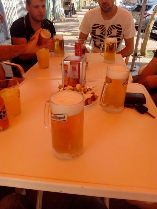 sospe99's tweet photo. Conbel ajo y en buena compañía con @CristianPincho  @ViCtOR_rM_  @juananclemente  @marcosfb7  @suaxi10  y Joz http://t.co/Bhvg7JoR0z