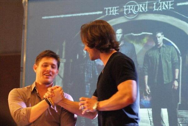demon_heart_spn's tweet photo. Jensen &amp; Jared..Amazing Boys!!#SPNFamily #9YearsOfSupernatural #J2Love @deansfreak @ProudSPNer@WantAWinchester LY'ALL http://t.co/dP29B994dE