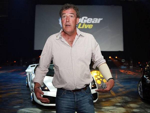 Independent's tweet image. Top Gear’s Jeremy Clarkson claims he was ordered out of Argentina by state officials ind.pn/1rUe5Os