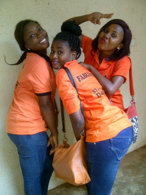 queenchindo's tweet photo. I dedicate my graduation to my twins!I love u both my children http://t.co/VfJhaBInGG