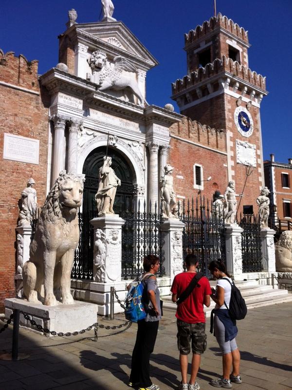 superpaia's tweet image. #whaiwhai #theruyi #arsenale (@ Arsenale di Venezia in Venezia, Veneto) swarmapp.com/c/jzUsfxUkLrQ