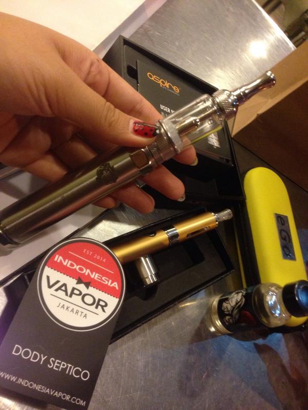 Thank you my love. It's special gift anniv 33month <a href="/angelsyaa/">Angel</a>: This is for you my love!!!! <a href="/masajiharsya/">Prima Aji Harsya</a> 👍❤️💋🚬🔫 "