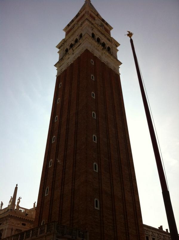 superpaia's tweet image. #whaiwhai #theruyi (@ San Marco in Venezia, VE) swarmapp.com/c/hc081GfItLa