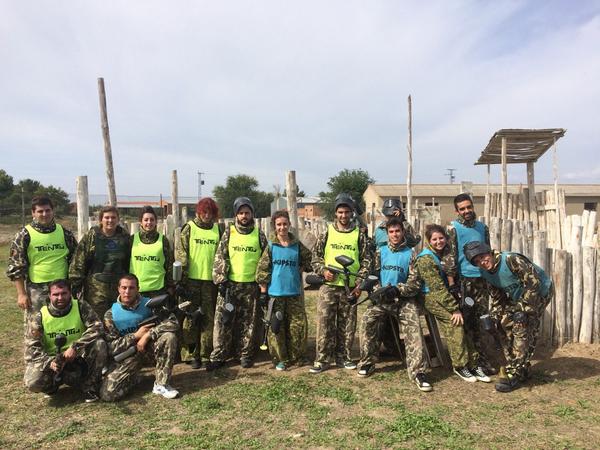 paintballtole's tweet photo. Nuestros estudiantes de hoy turismo, laboratorio y humanidades @SiiL_RR @gc_alba @aarnaz @ergrego94 @alebadatira http://t.co/CEzuTyRrz8