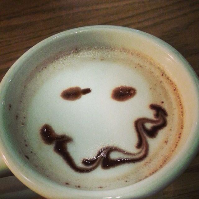 BzGn7EkCEAEm1wI.jpg:large