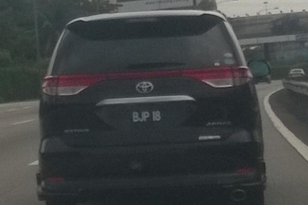 sayoniaiyar's tweet image. This number plate would've been hot property in India. #SpottedInKL