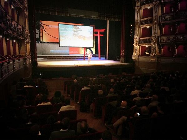 davidedattoli's tweet photo. Grazie a @marinasalamon1 per essere oggi a @FestSupernova a raccontare come sta cambiando il capitalismo! #SCIF14 http://t.co/pq5jIB8omQ