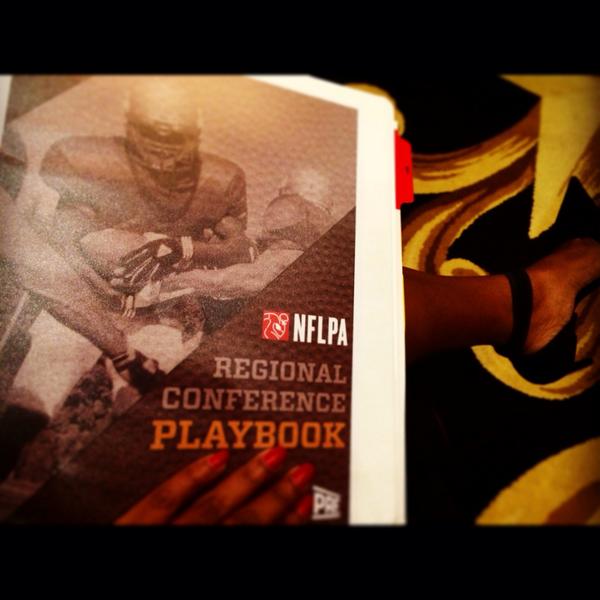 TheKimAlexander's tweet image. Thinking cap on w/ @NFLPALegends, taking advantage of @nflpa resources for players+families @ #nflpa Regional Conf.