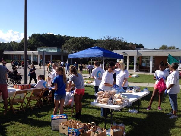 NeilLowenstein's tweet image. VBLaw give back team hard at work preparing lunches for the Special Olympiads