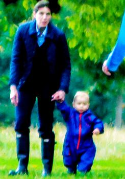 KatesBabyPrince's tweet photo. #princegeorge #princeofcambridge #royal #dukeofcambridge #katemiddleton Prince George Harassed http://t.co/q8ciUdaylq http://t.co/35HRt4O0xW