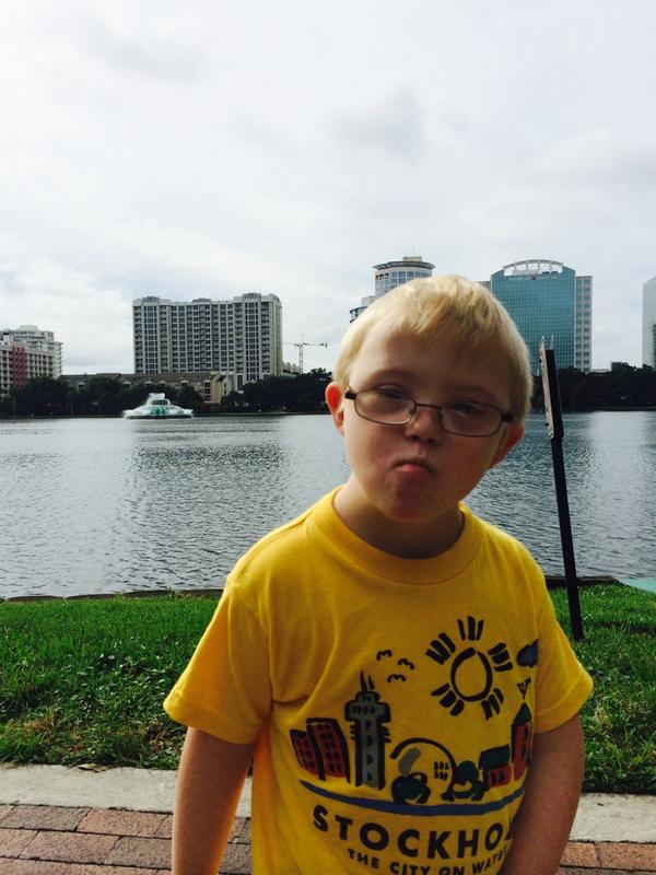 eksports_radio's tweet photo. Come out to support #DownSyndromeAwareness TODAY #LakeEola @citybeautiful #DSACF #energy #SupportTheCause http://t.co/UkywuQfDe0
