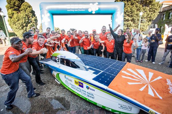 delftsolarteam's tweet photo. We won the Sasol Solar Challenge!!! @Solar_Challenge http://t.co/VH9gev4r9R