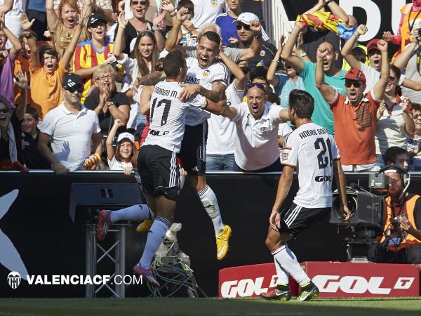 valenciacf's tweet photo. Final del partido. Valencia CF 3-1 Atlético de Madrid #JuntsTornem  #VCFatletico http://t.co/HNVET05w2j