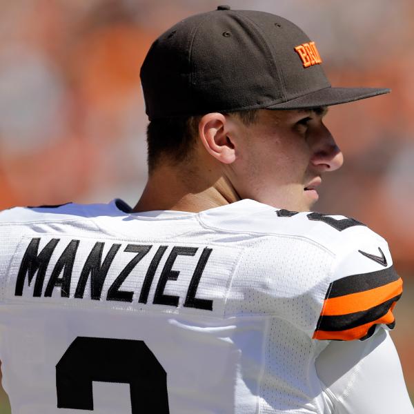 Johnny Manziel yearning for the old days: "I miss college life." bit.ly/1oHSCDw
