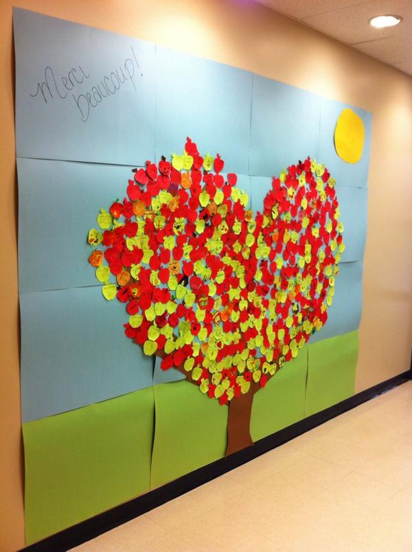 ÉÉPK célèbre la journée des enseignants. Chaque élève a dessiné une pomme pour son enseignant! #journeedesenseignant