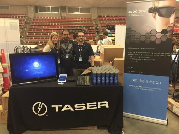 EVIDENCEcom's tweet image. The @OfficialTASER and EVIDENCE.com team are representing @HackMIT. Come find us and say hello! #HackMIT