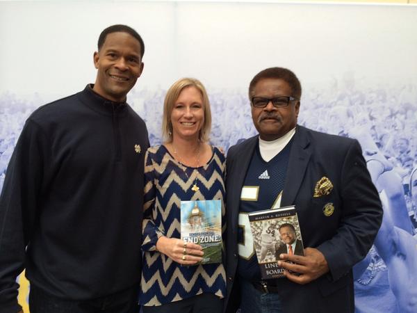 Hanging with the #NotreDame family #NDFB <a href="/ndlinebacker/">Marv Russell</a>