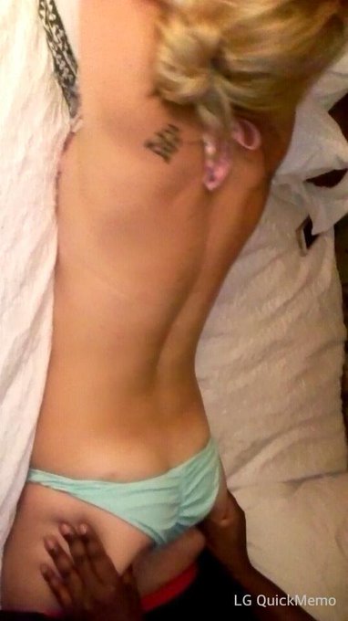 You gotta love my life #3Dozen http://t.co/k2a85DQcBH<a href="/tag/3dozen"class="tags">#3Dozen</a>