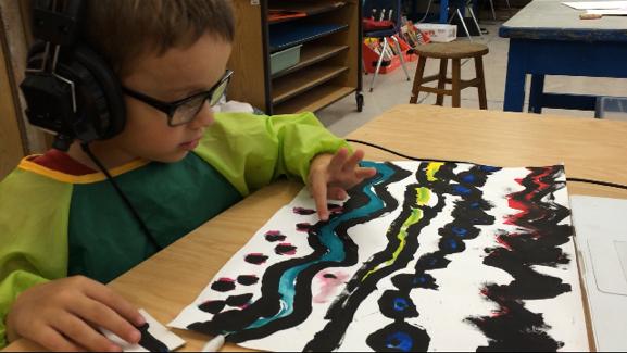 EdgewoodArtRoom's tweet photo. A student plays his Wassily Kandinsky painting by completing circuits through touch #conductivepaint #makerspace http://t.co/F50nen3hMR