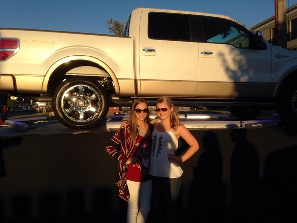 Day 2 <a href="/BayFestMobile/">BayFest</a> with <a href="/YourSFD/">SouthernFord Dealers</a> #FordAtBayfest Meet and Greet Kid Rock 😍