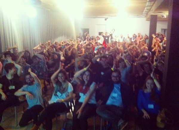 40Andaya's tweet photo. .@alexkalextrik ha puesto a la sala del #Pechakutxa de @creatusdominus con la cresta bien tiesa!! #creatusdominus14 http://t.co/LhwBmIMOIh