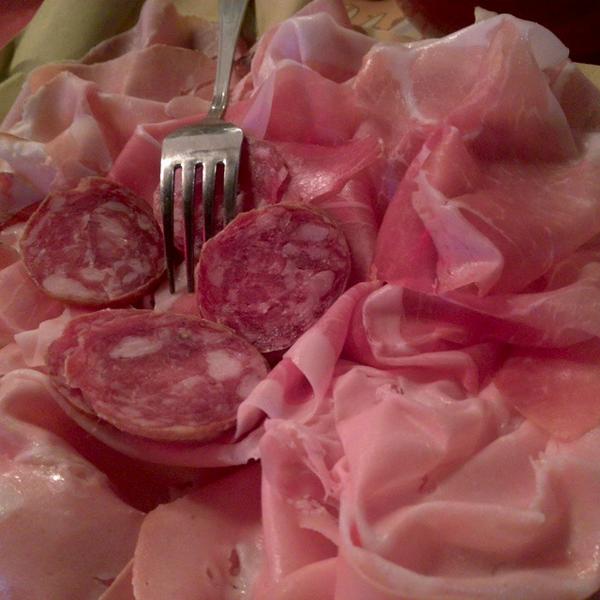 21grammy's tweet photo. Just to keep us light:-) #buonvivereromagna #asheepinromagna #myerturismo #myer @buon_vivere @ertourism http://t.co/IUoi3LyAP0
