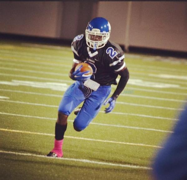 TylerLionsFB's tweet photo. @Nick_Cain2 putting in work
#VsLindale http://t.co/l67V7DPoYJ
