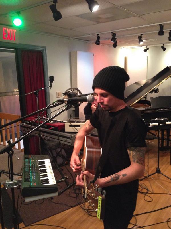 <a href="/LOWROAR/">LOW ROAR</a> getting ready for Echoes session. <a href="/tonequake/">Andrew Scheps</a>