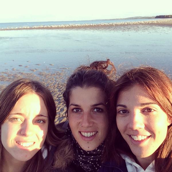 MercedesPrez2's tweet photo. Conociendo Laytown! #workout #paseoplayero #diadesol #irlanda  😊😍 http://t.co/8HcSyJeNIs