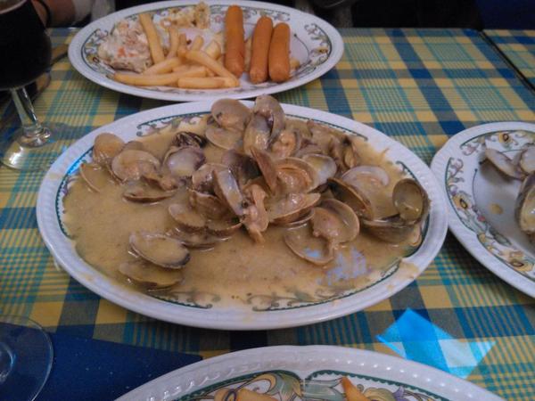LaChota14's tweet photo. @Cristinalachota como nos gusta tu almeja... Mmmm rica rica!! #LoveVerona http://t.co/51VK0YFblj