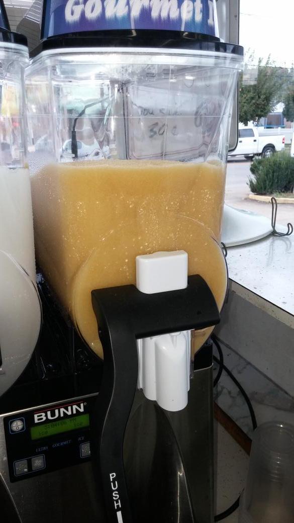MPugh09's tweet photo. Or @De11eDonne u could just come to #OHIO and buy a Apple Cider Slushy from the #ShakeShoppe it's so GOOD http://t.co/DJ2WnnmmFd