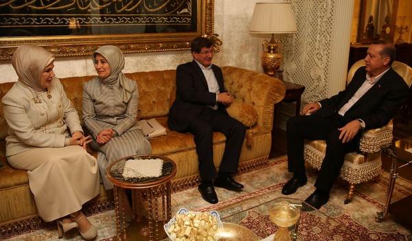 Başbakan Ahmet Davutoğlu, Cumhurbaşkanı Recep Tayyip Erdoğan'ı Kurban Bayramı dolayısıyla ziyaret etti.