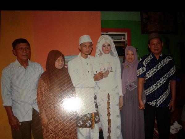 ries1906's tweet photo. Alhamdulillah wlw ada yg hilang dri photo ini. http://t.co/hqLOJjFt4X