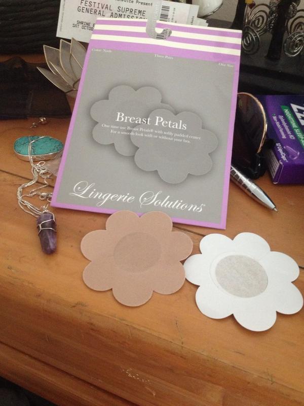 littlebirdly's tweet image. The most daring thing I'm doing today. #nobra #lingeriesolutions #delicateflower