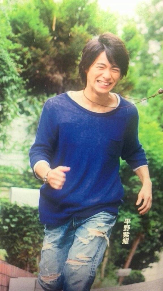 HS_kkn's tweet photo. まいど、台風接近真っ只中友達募集する平野です。この秋も平野ワールドへ皆さんをご招待！気になったやろ？それならほらRTせな激おこぷんぷんやで！並木道を俺と散歩せいへん？#RTしたnrさんbotさんお迎え http://t.co/mKcyWxTh7G