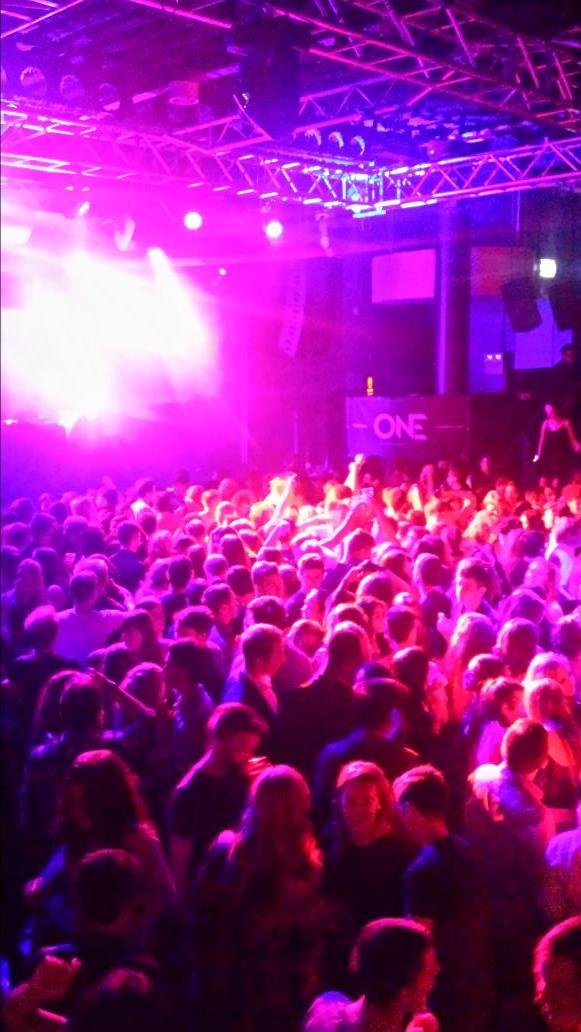 OneLUU's tweet photo. Going off in Stylus as we type!! http://t.co/d85ymIhuLH
