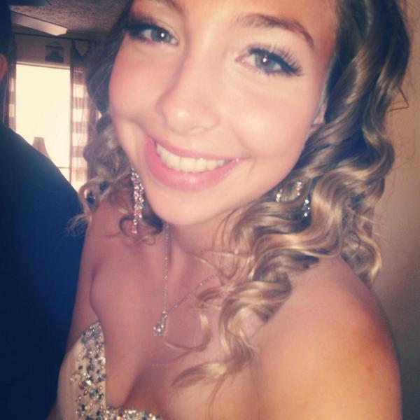 nikkibrooke_14's tweet photo. Can she not be a senior?? #hoco2014 #MtRidge http://t.co/iF06f3DYLz