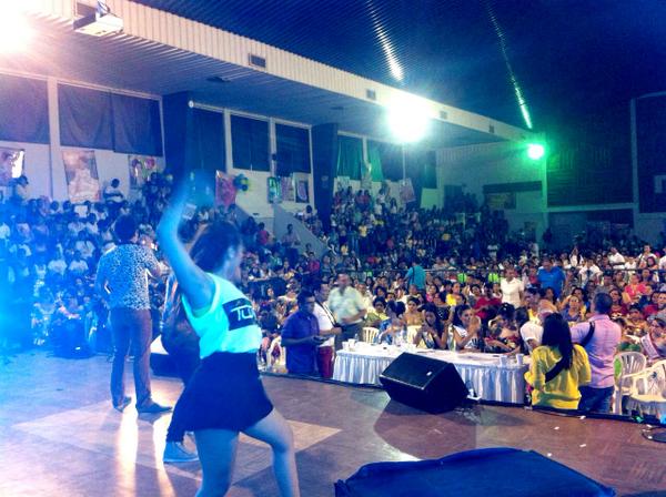 LosTWINSoficial's tweet photo. #ColegioLourdes y #Twiners Gracias por su apoyo  #Reinado #Intercolegiado de la #Cumbia #aDiosLasGracias http://t.co/sHmJdJeVNt
